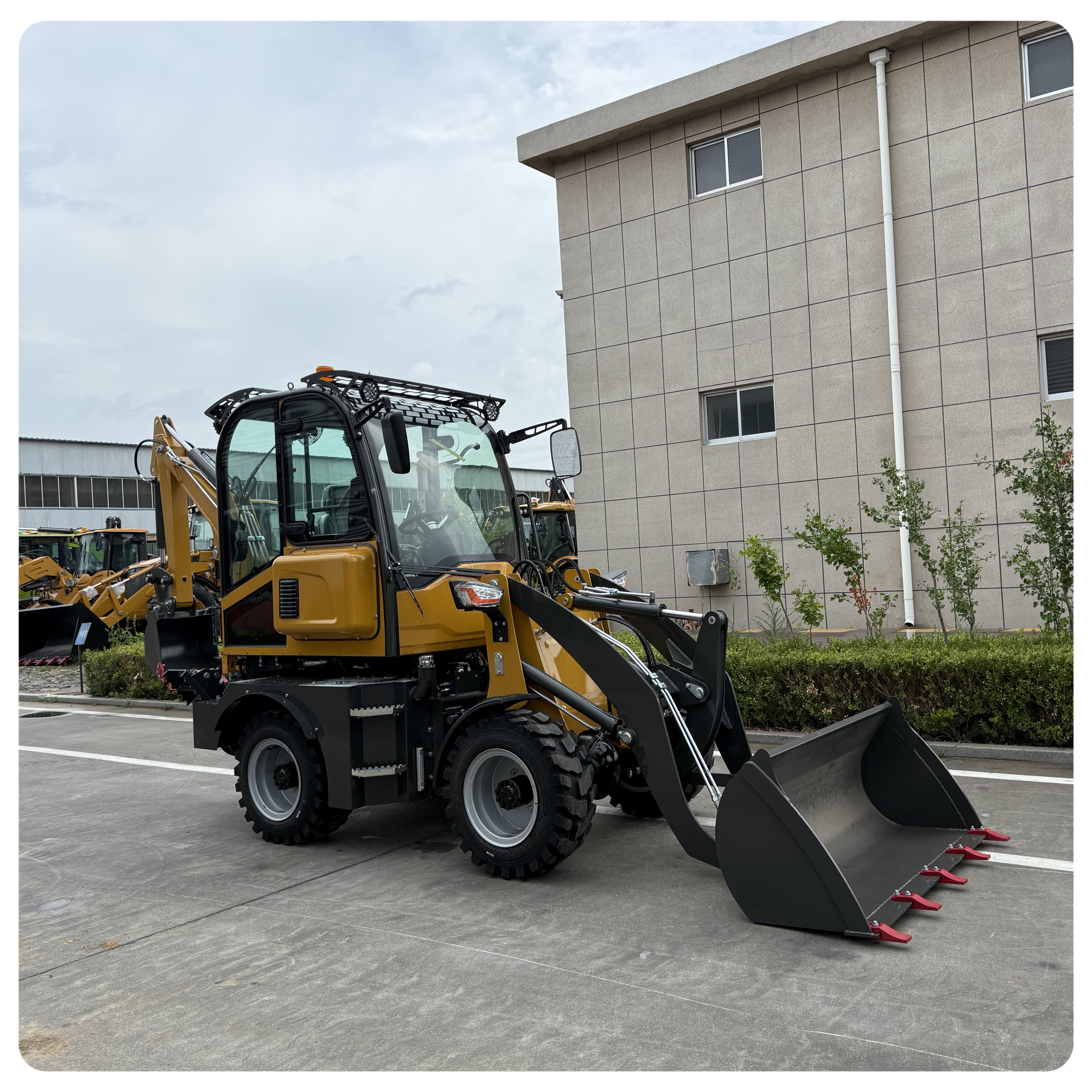 Low price sale of new mini tra - огляд і ціна Tractor Backhoe