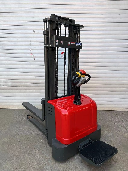 1.5 Ton Electric Stand-on Stac - огляд і ціна Electric Forklift