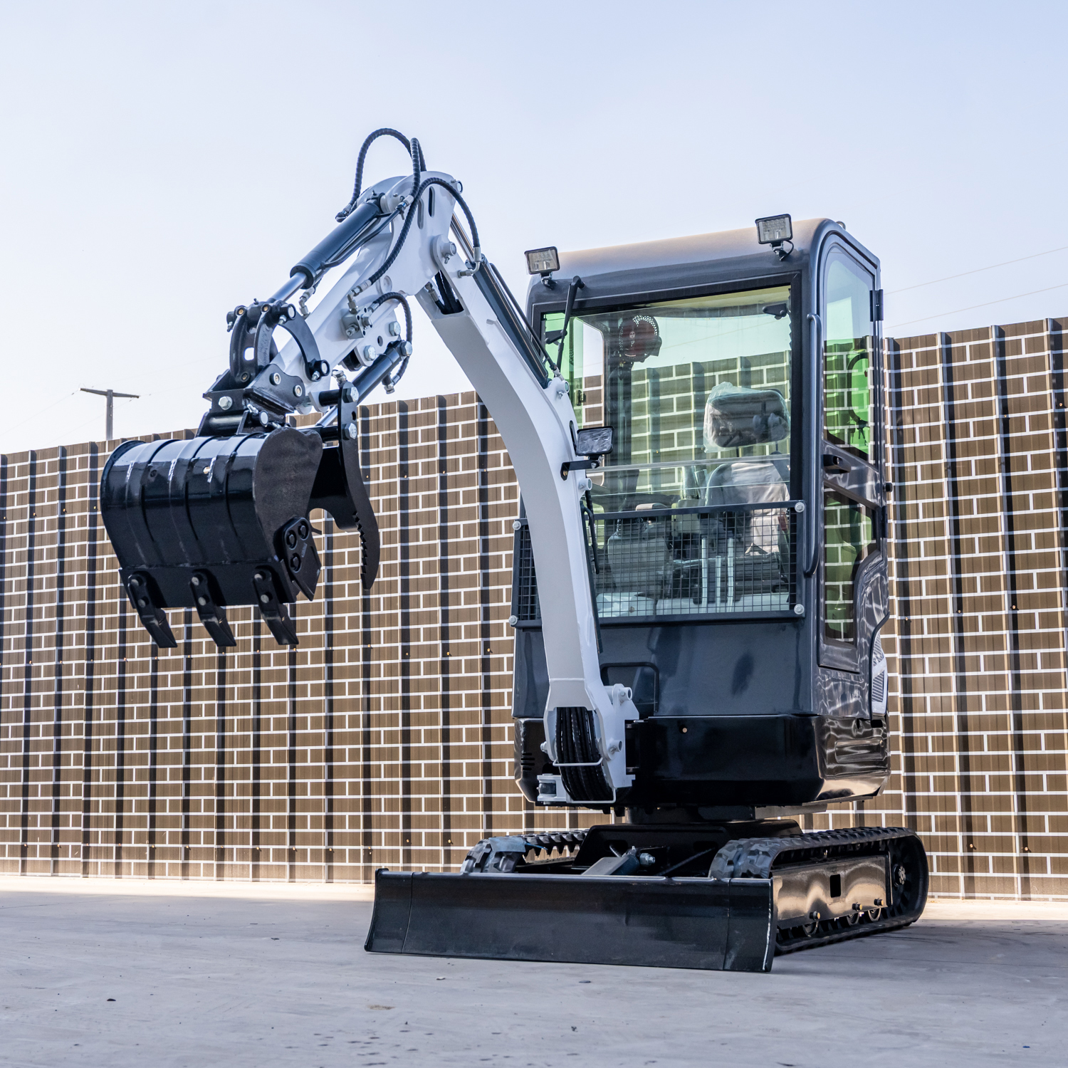 Mini Excavator 1.5Tons Pilot C - огляд і ціна Tractor Backhoe
