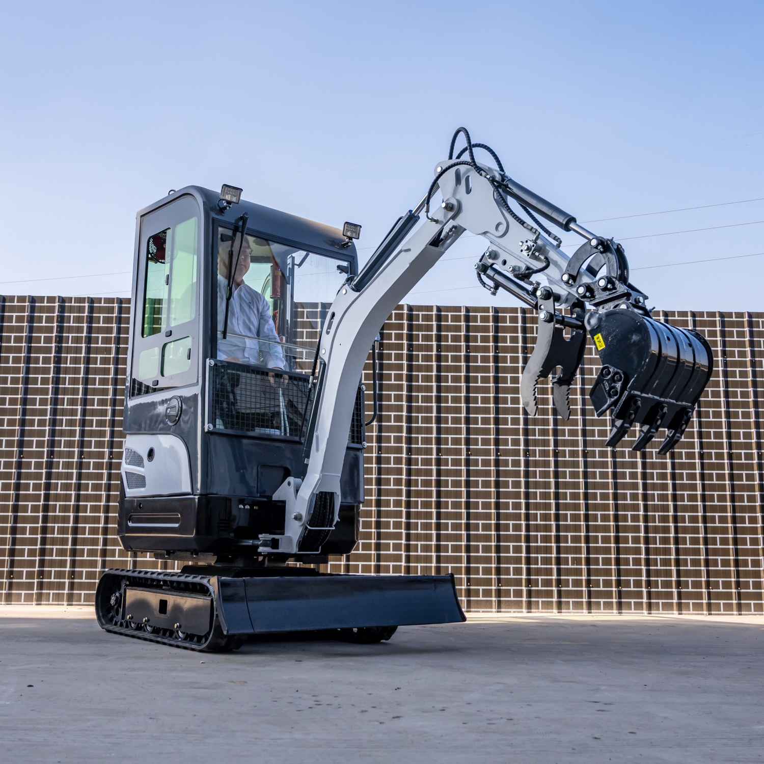 Mini Excavator 1.5Tons Pilot C - огляд і ціна Tractor Backhoe