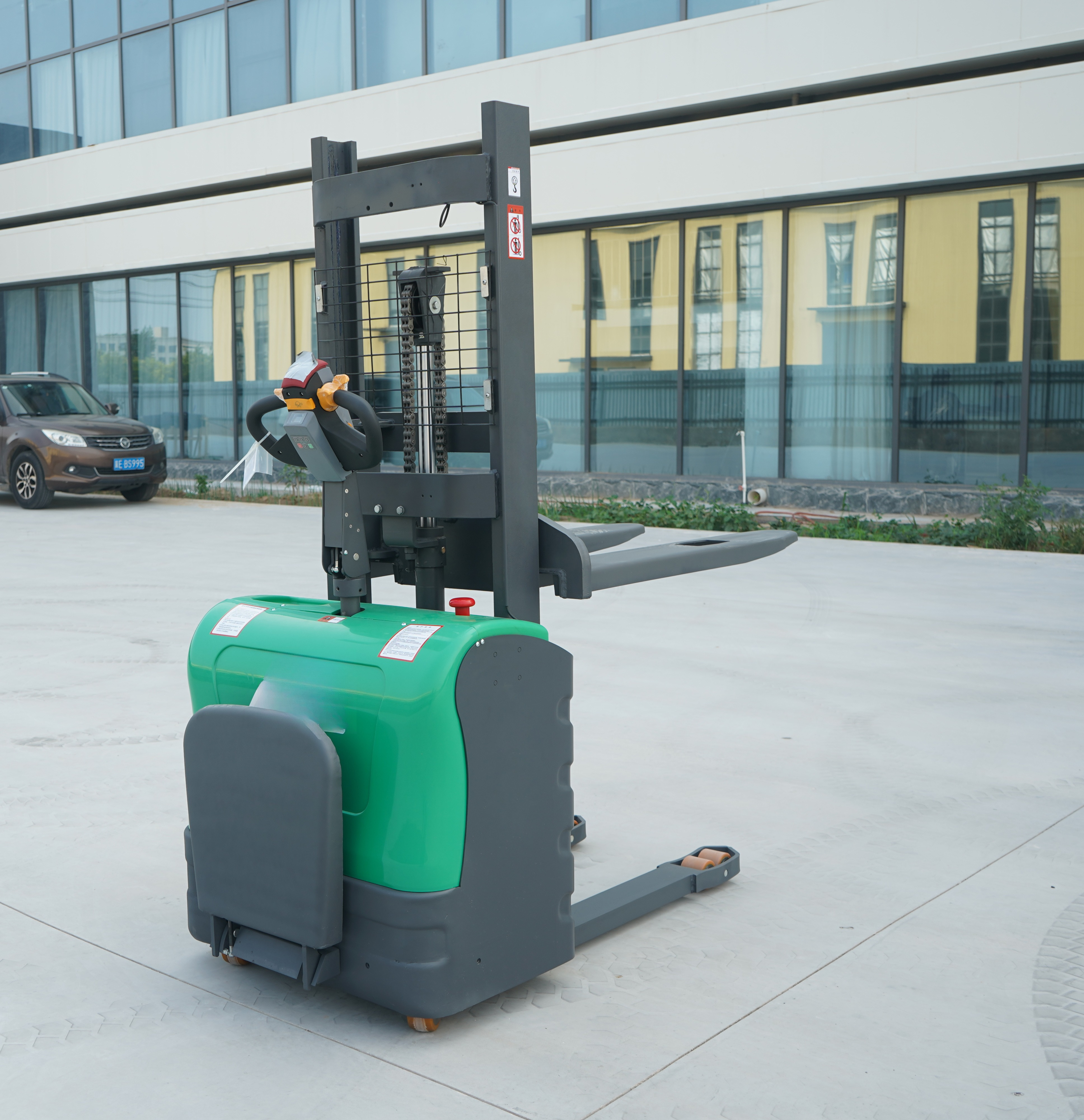 Portable Stand-On Type Electri - огляд і ціна Electric Forklift