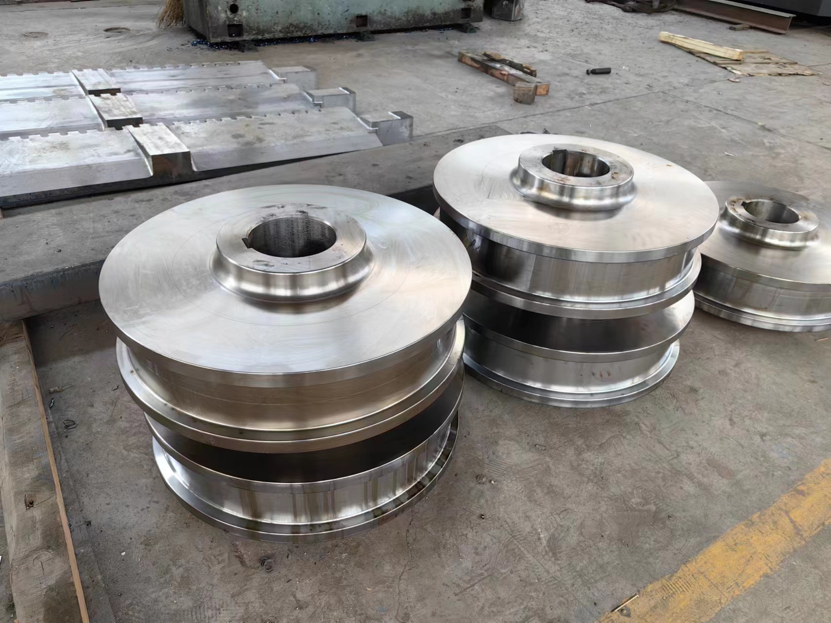Heavy Load Crane Wheel for Min - огляд і ціна Heavy Equipment Mining