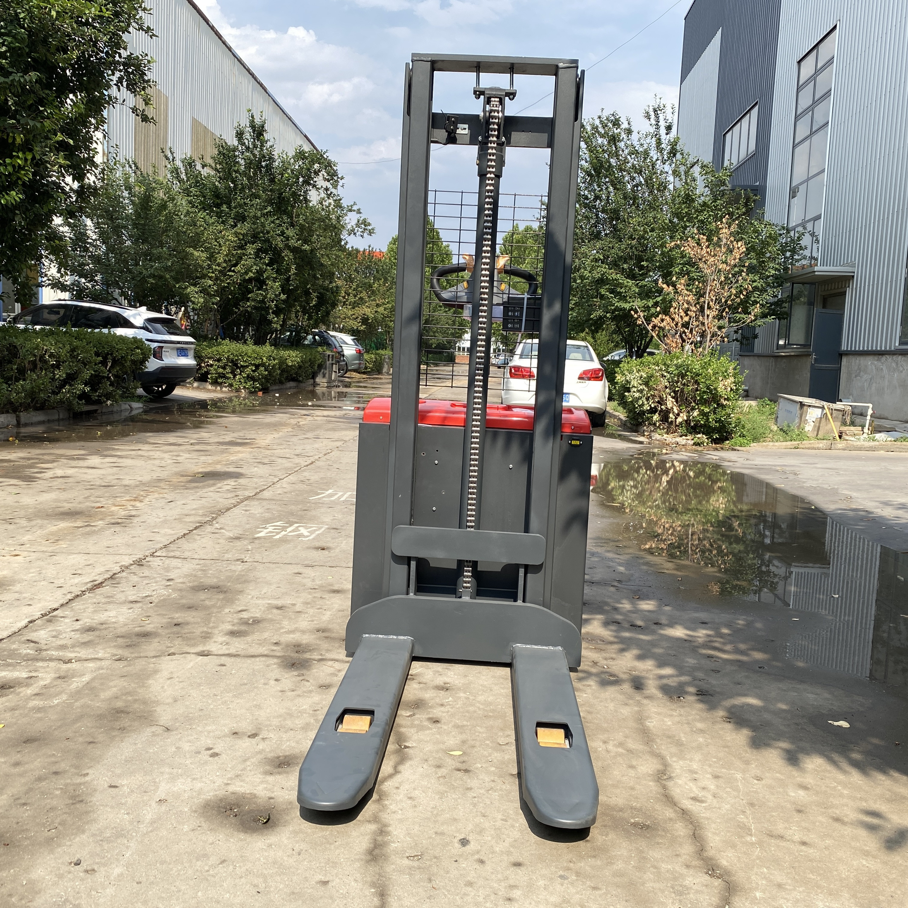 Electric Lifting 1500kg Self L - огляд і ціна Electric Forklift