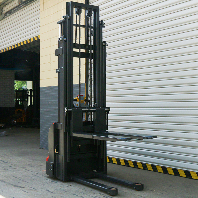 Full Electric Straddle Pallet  - огляд і ціна Electric Forklift
