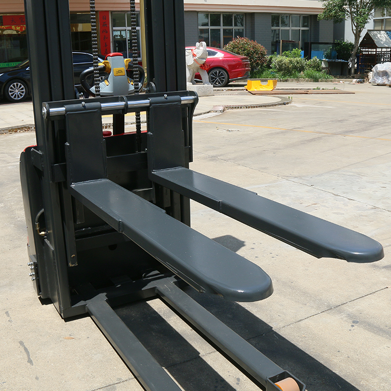 Full Electric Straddle Pallet  - огляд і ціна Electric Forklift